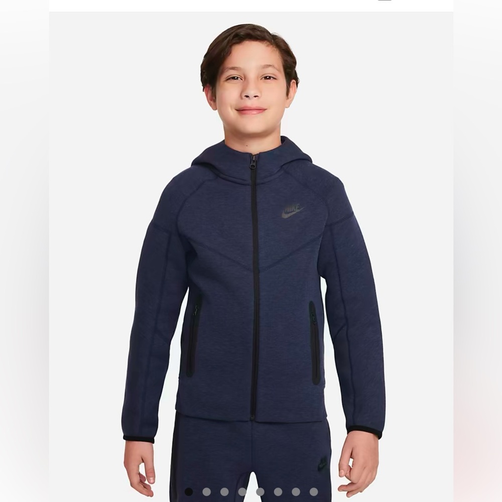 Youth L Nike Tech